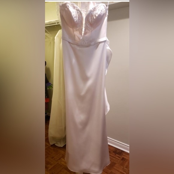 Paloma Blanca Style 4743 Bridal sz 14 Street sz 12 New with tags No alterations - Picture 3 of 3